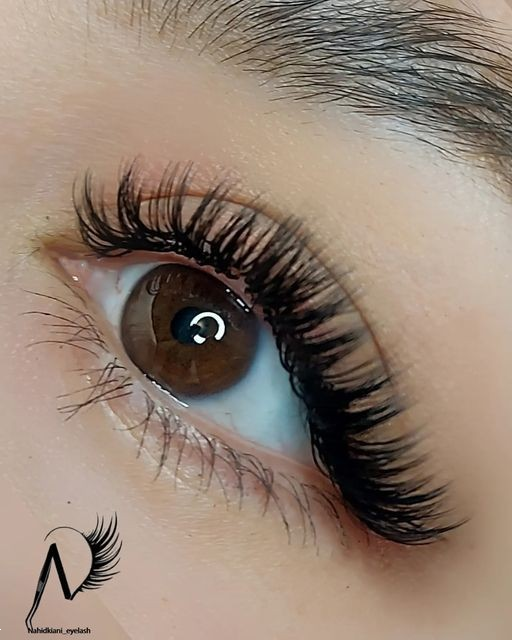 مدل اکستنشن مژه | ۳۰ مدل جدید و جذاب اکستنشن مژه برای چشمانی خیره‌کننده و طبیعی ۱۴۰۴ 【اسپایکی، گربه ای، کلاسیک، والیوم، عروسکی، سنجابی】