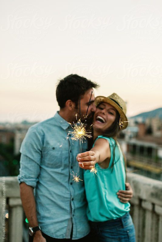 عکس تولد عاشقانه دونفره | 30 ژست عکاسی تولد عاشقانه دونفره خاص و جدید در خانه