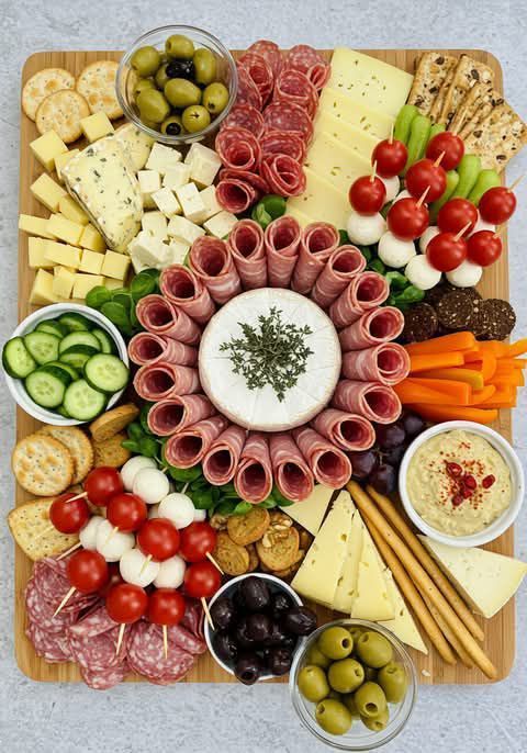 چیدمان میز مزه | بهترین و شیک ترین ایده های خلاقانه و ساده چیدمان میز مزه مخصوص نو عروس ها!