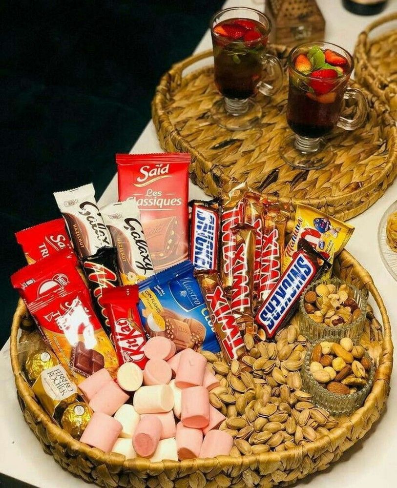 چیدمان خوراکی روی میز | 25 ایده جذاب چیدمان خوراکی روی میز برای تولد و دورهمی
