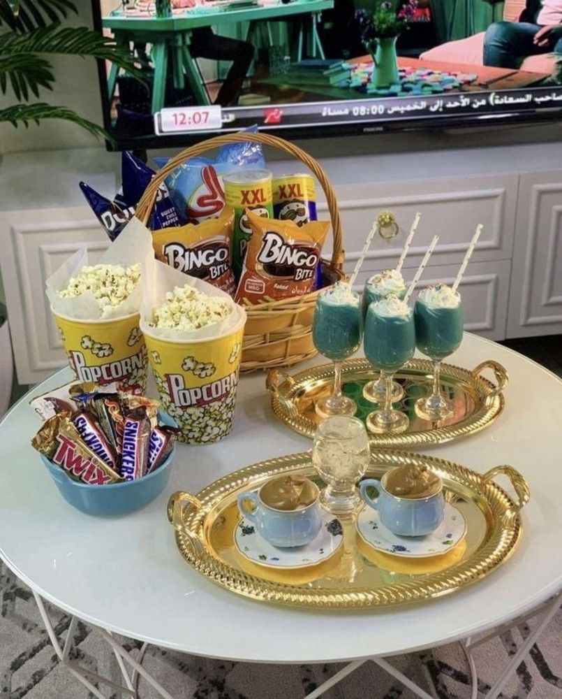 چیدمان خوراکی روی میز | 25 ایده جذاب چیدمان خوراکی روی میز برای تولد و دورهمی