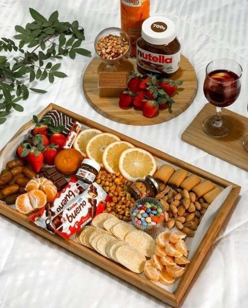 چیدمان خوراکی روی میز | 25 ایده جذاب چیدمان خوراکی روی میز برای تولد و دورهمی