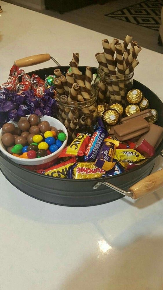 چیدمان خوراکی روی میز | 25 ایده جذاب چیدمان خوراکی روی میز برای تولد و دورهمی