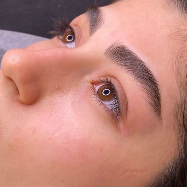 مدل ابرو ۲۰۲۵ | گالری جدیدترین مدل ابرو ۲۰۲۵ متناسب با فرم صورت و ترند آرایش 【نچرال، جوان کننده، دخترونه و عروسانه】