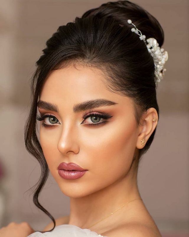 میکاپ عروس خیلی ساده |  مدل آرایش عروس خیلی ساده 1404 باکلاس و جذاب