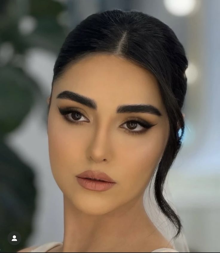 میکاپ عروس خیلی ساده |  مدل آرایش عروس خیلی ساده 1404 باکلاس و جذاب