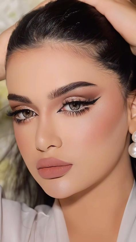 آرایش ملایم مجلسی | کالکشن ۲۵ مدل میکاپ لایت و شیک مجلسی مخصوص عروسی و مهمانی های خاص!