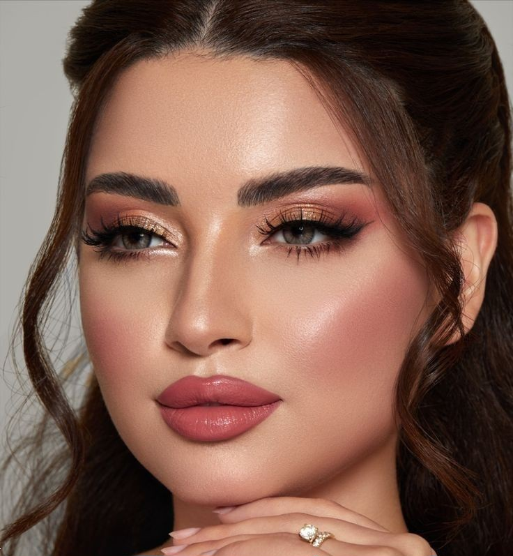 آرایش ملایم مجلسی | کالکشن ۲۵ مدل میکاپ لایت و شیک مجلسی مخصوص عروسی و مهمانی های خاص!