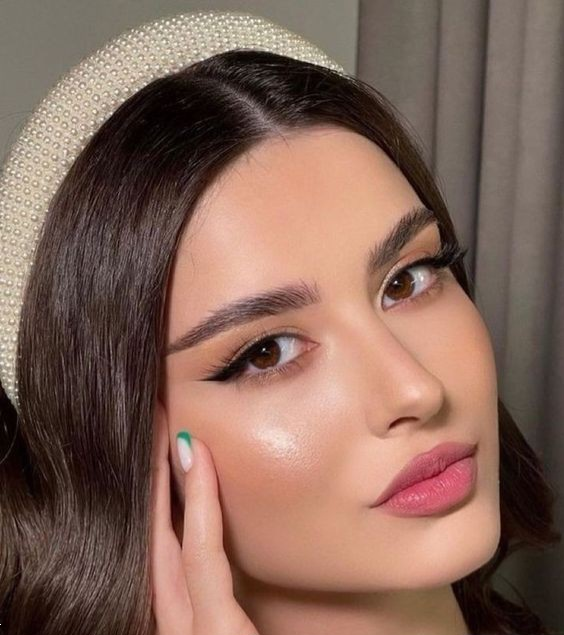 آرایش ملایم مجلسی | کالکشن ۲۵ مدل میکاپ لایت و شیک مجلسی مخصوص عروسی و مهمانی های خاص!