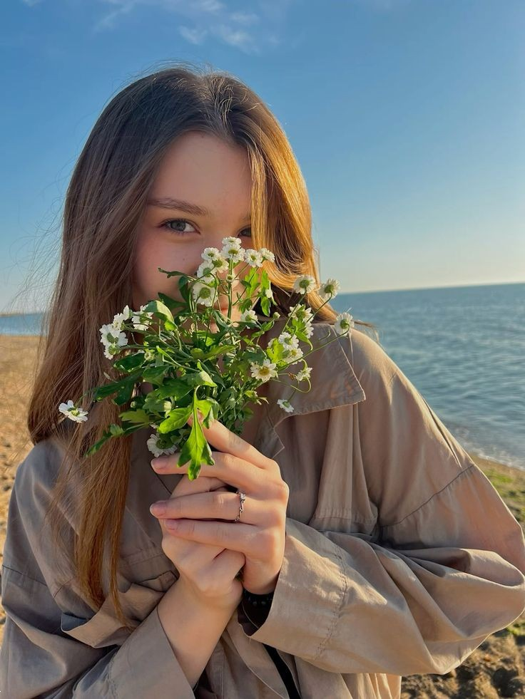 عکس دختر واقعی برای پروفایل | ۲۵ عکس دختر واقعی برای پروفایل ، فیک اما طبیعی و جذاب در ژست های مختلف + از استایل ساده تا خفن و لاکچری!