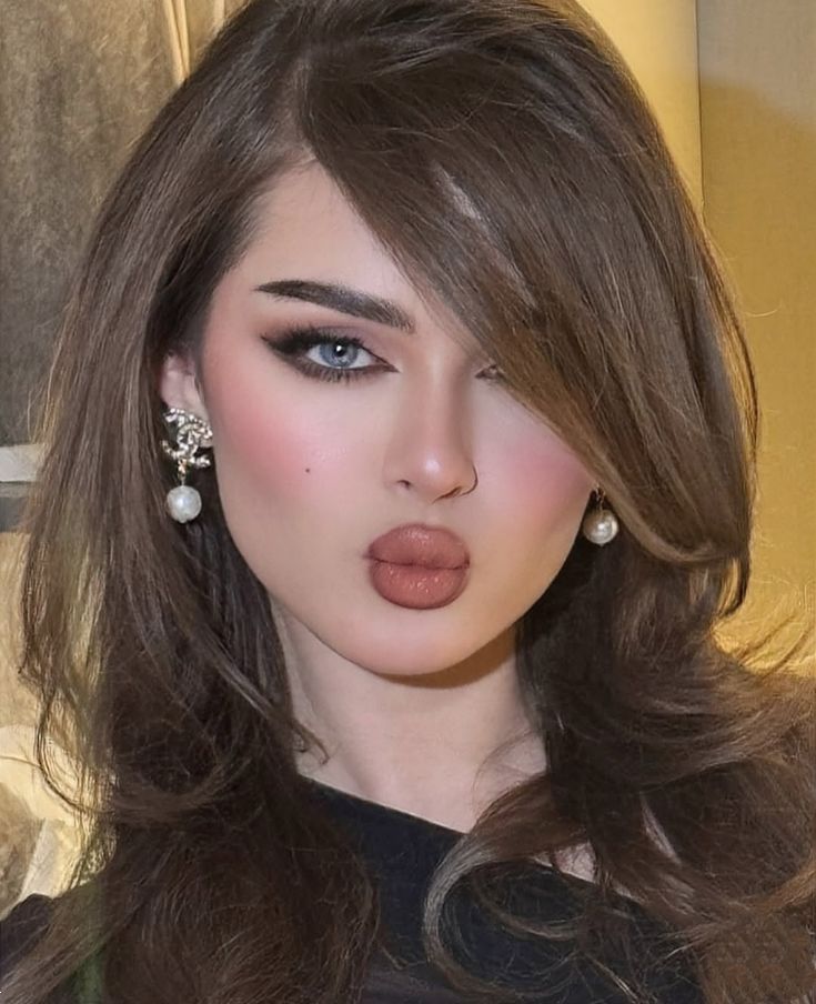 مدل آرایش دخترانه شیک برای عروسی | جدیدترین مدل آرایش دخترانه برای عروسی 2025