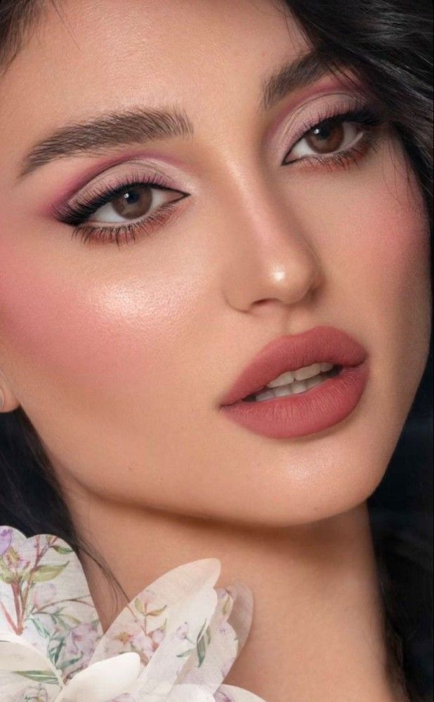سایه چشم عروس | ۳۰ مدل سایه چشم عروس شیک و خاص ویژه عروس‌های ۲۰۲۵ برای درخشیدن در روز عروسی + نکات میکاپ حرفه‌ای!