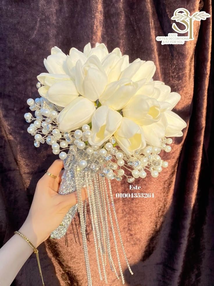 دسته گل سفید عروس | ۲۵ مدل خاص و لاکچری دسته گل سفید عروس برای عروس های شیک‌پسند ۲۰۲۵ با طرح های لوکس و دلبر+ نکات انتخاب!