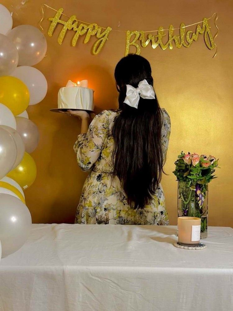 عکس در جشن تولد | 20 ژست عکس جشن تولد دخترانه در خانه با چهره و بدون چهره
