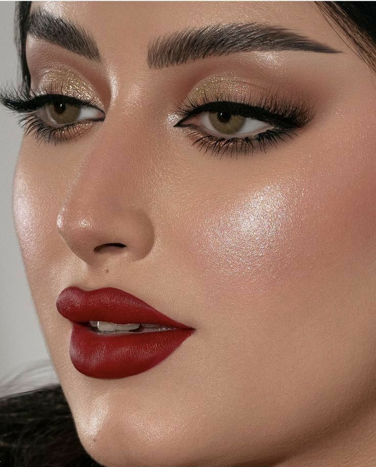 مدل سایه چشم با رژ قرمز | 20 مدل سایه چشم با رژ لب قرمز مناسب عروسی و مجالس