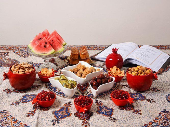 چیدمان شب یلدا ساده | بهترین و جذاب ترین ایده های چیدمان شب یلدا ساده مخصوص نو عروس ها!