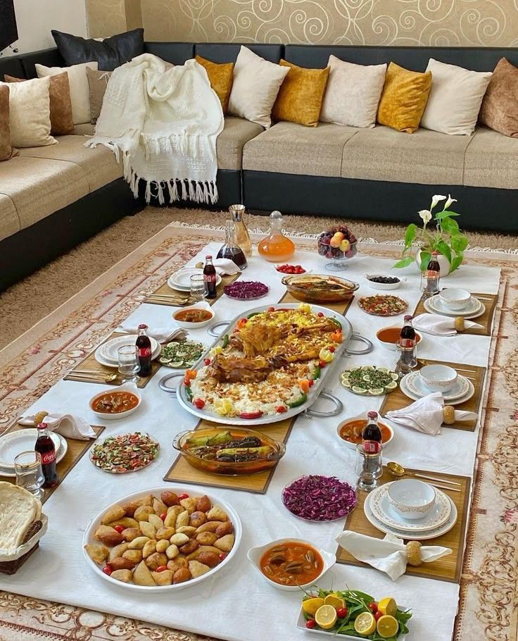 تزیین سفره | بهترین و جذاب ترین ایده های تزیین سفره غذا، یلدا و هفت سین مخصوص عروس های خوش سلیقه!