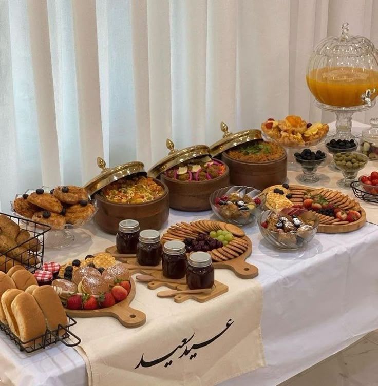 تزیین سفره | بهترین و جذاب ترین ایده های تزیین سفره غذا، یلدا و هفت سین مخصوص عروس های خوش سلیقه!