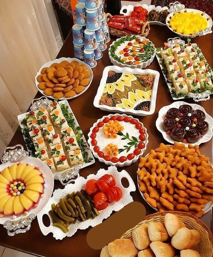 تزیین سفره | بهترین و جذاب ترین ایده های تزیین سفره غذا، یلدا و هفت سین مخصوص عروس های خوش سلیقه!