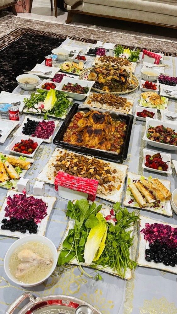 تزیین سفره | بهترین و جذاب ترین ایده های تزیین سفره غذا، یلدا و هفت سین مخصوص عروس های خوش سلیقه!