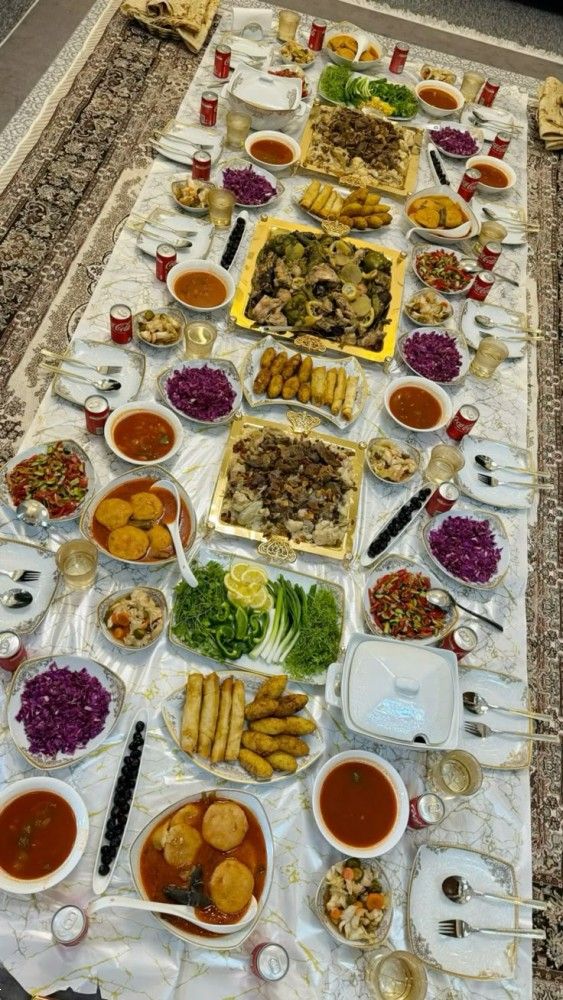 تزیین سفره | بهترین و جذاب ترین ایده های تزیین سفره غذا، یلدا و هفت سین مخصوص عروس های خوش سلیقه!