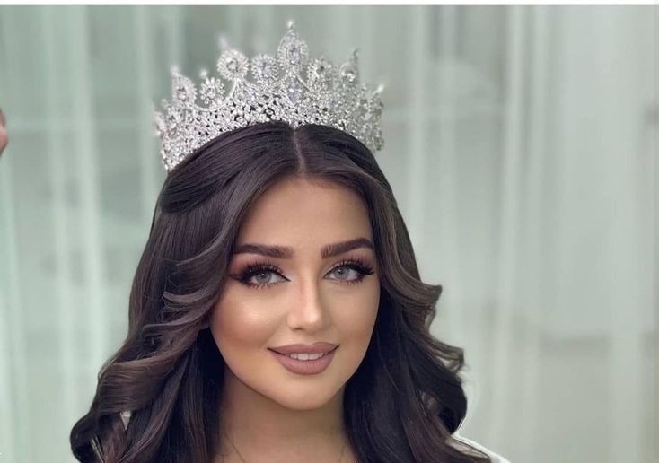 مدل مو عروس با تاج | خاص ترین مدل مو عروس با تاج فرحی ساده و سلطنتی ترند 2025
