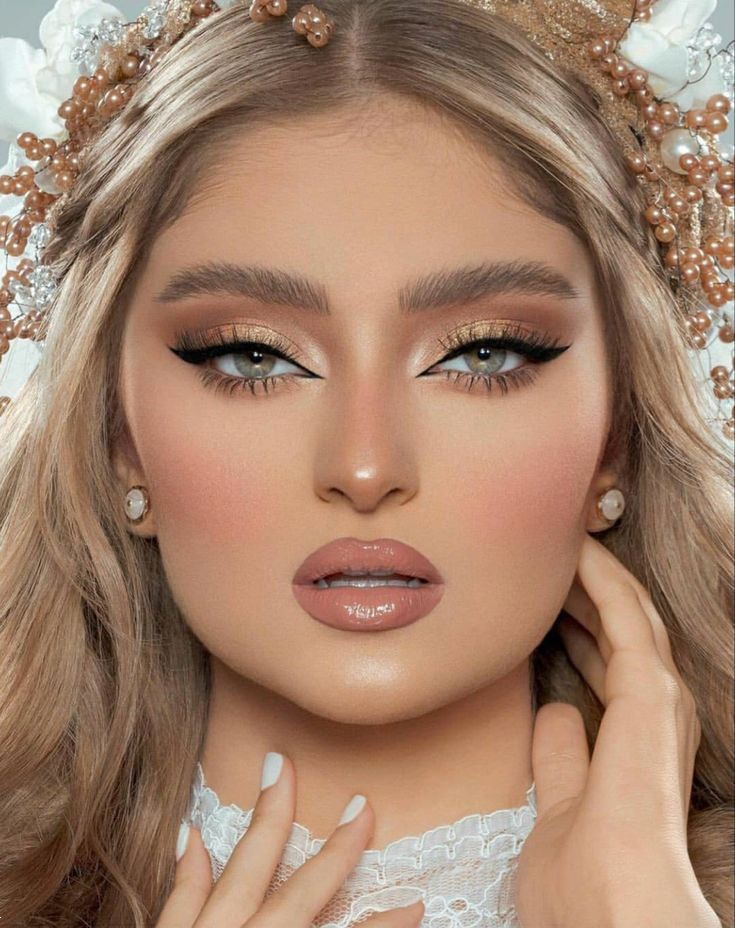 آرایش چشم عروس ۱۴۰۴ | ۲۵ مدل شیک و خاص آرایش چشم عروس ۱۴۰۴ برای چهره ای دل‌فریب و جذاب در شب عروسی! (از ملایم تا اسموکی حرفه‌ای، مناسب هر فرم چشم و صورتی)
