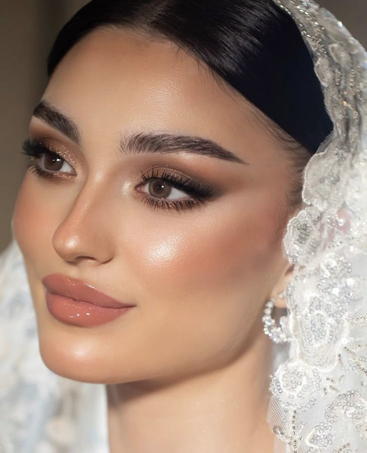 آرایش چشم عروس ۱۴۰۴ | ۲۵ مدل شیک و خاص آرایش چشم عروس ۱۴۰۴ برای چهره ای دل‌فریب و جذاب در شب عروسی! (از ملایم تا اسموکی حرفه‌ای، مناسب هر فرم چشم و صورتی)