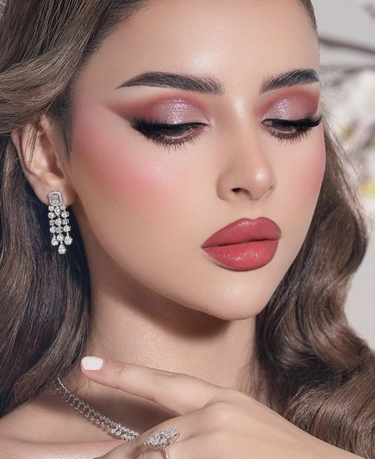 آرایش چشم عروس ۱۴۰۴ | ۲۵ مدل شیک و خاص آرایش چشم عروس ۱۴۰۴ برای چهره ای دل‌فریب و جذاب در شب عروسی! (از ملایم تا اسموکی حرفه‌ای، مناسب هر فرم چشم و صورتی)