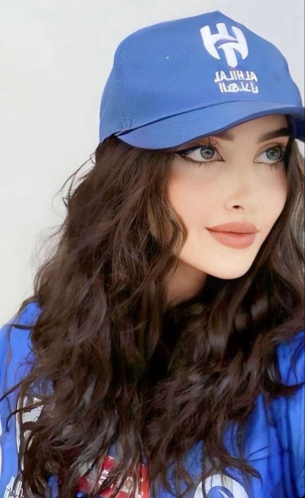 میکاپ با کلاه نقاب دار | 20 مدل میکاپ با کلاه نقاب دار برای عکاسی و مسافرت بسیار جذاب