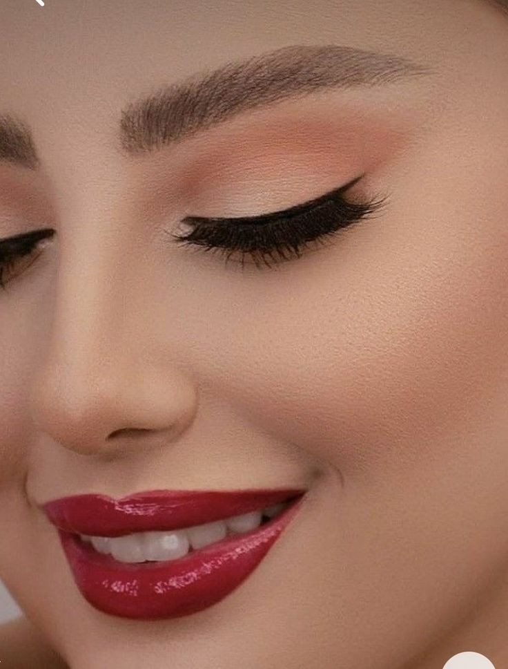 سایه چشم عروس لایت | گالری مدل های شیک و ملایم سایه چشم عروس لایت ترند ۱۴۰۴ برای چهره ای نچرال و دل‌ربا در شب عروسی!
