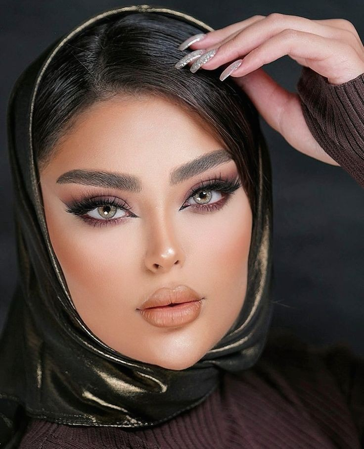 مدل آرایش مجلسی عربی جدید | ۳۰ استایل افسونگر با مدل آرایش مجلسی عربی جدید ۲۰۲۵ برای چهره‌ای پرجلوه در عروسی و مهمانی! (از ساده تا گلیتری)
