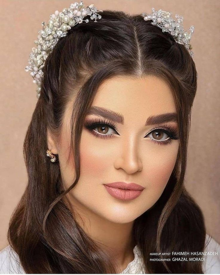 مدل مژه عروس | ترندهای جذاب مدل مژه عروس ۲۰۲۵ برای یک نگاه خیره‌کننده و دل‌ربا در شب عروسی! (از اکستنشن طبیعی تا والیوم لاکچری)