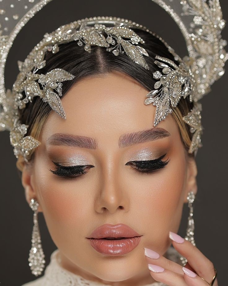 مدل مژه عروس | ترندهای جذاب مدل مژه عروس ۲۰۲۵ برای یک نگاه خیره‌کننده و دل‌ربا در شب عروسی! (از اکستنشن طبیعی تا والیوم لاکچری)