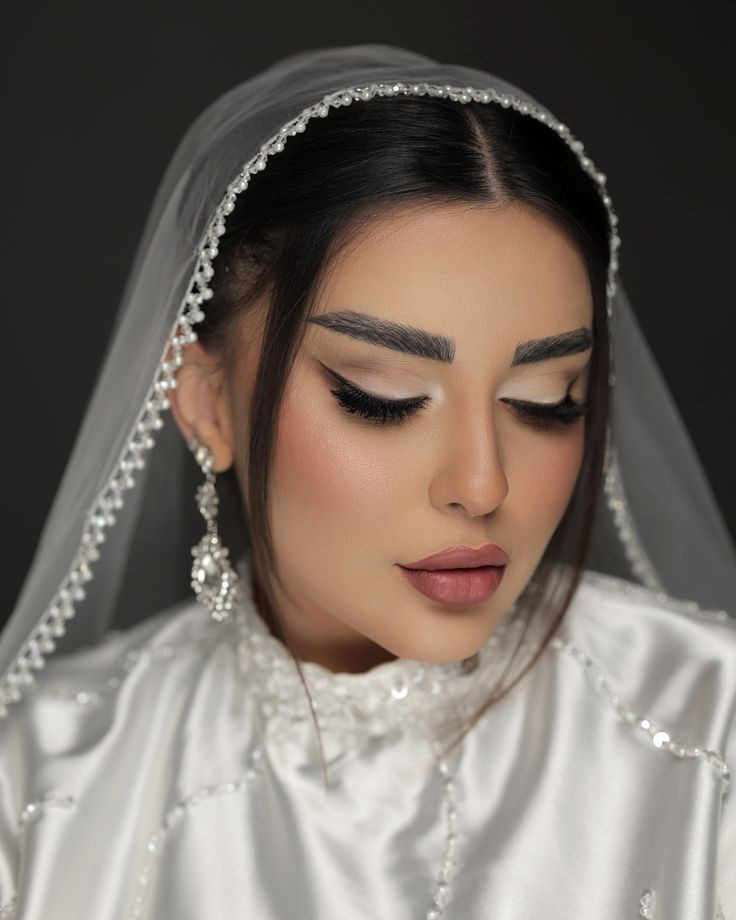 مدل مژه عروس | ترندهای جذاب مدل مژه عروس ۲۰۲۵ برای یک نگاه خیره‌کننده و دل‌ربا در شب عروسی! (از اکستنشن طبیعی تا والیوم لاکچری)