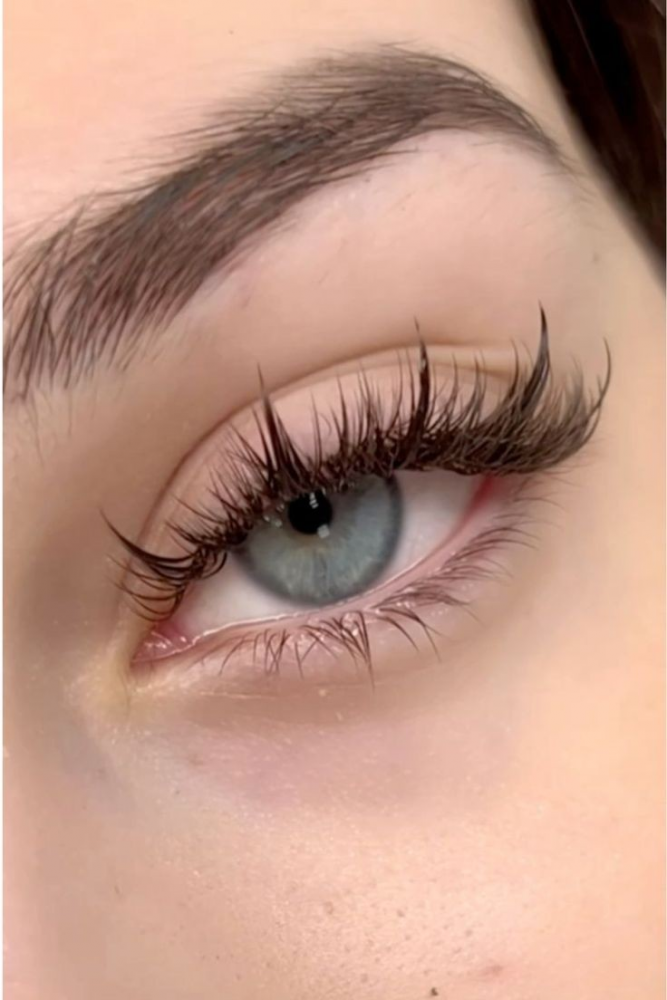 مدل مژه عروس | ترندهای جذاب مدل مژه عروس ۲۰۲۵ برای یک نگاه خیره‌کننده و دل‌ربا در شب عروسی! (از اکستنشن طبیعی تا والیوم لاکچری)