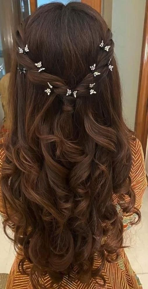 مدل مو باز مجلسی ترند ۲۰۲۵ | با این ۳۰ مدل مو باز مجلسی ترند ۲۰۲۵ در هر عروسی و مهمانی حسابی دلبری کنید!