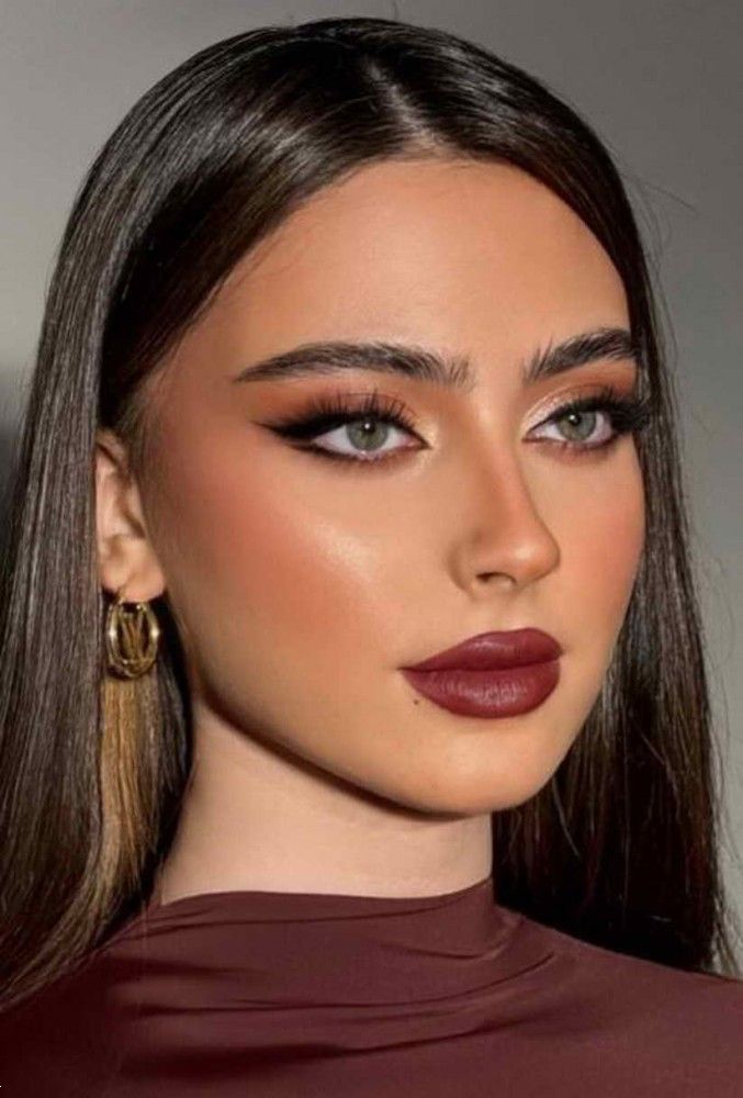 آرایش صورت برای لباس زرشکی | 25 آرایش صورت با لباس زرشکی برای عروسی و مهمانی ها