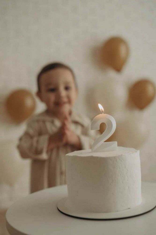 ژست عکس با کیک تولد پسرانه | 25 ژست عکس گرفتن با کیک تولد پسرانه برای همه سنین
