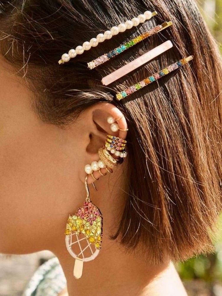 مدل مو با سنجاق | 20 مدل مدل مو با سنجاق سر رنگی و مرواریدی و ساده برای تولد و حتی عروسی