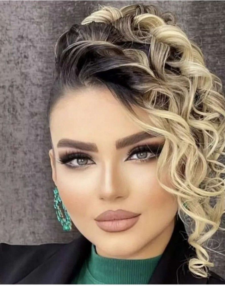آرایش صورت با موی فر | 20 مدل آرایش صورت با موی فرفری خوشگل برای عروسی و مراسم های خاص