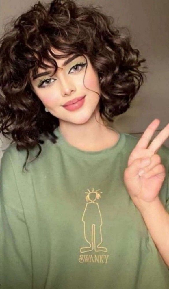 آرایش صورت با موی فر | 20 مدل آرایش صورت با موی فرفری خوشگل برای عروسی و مراسم های خاص