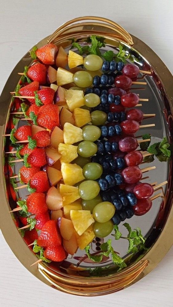 میوه با سیخ چوبی برای تولد | 20 تزیین میوه با سیخ چوبی برای تولد و مراسم های خاص
