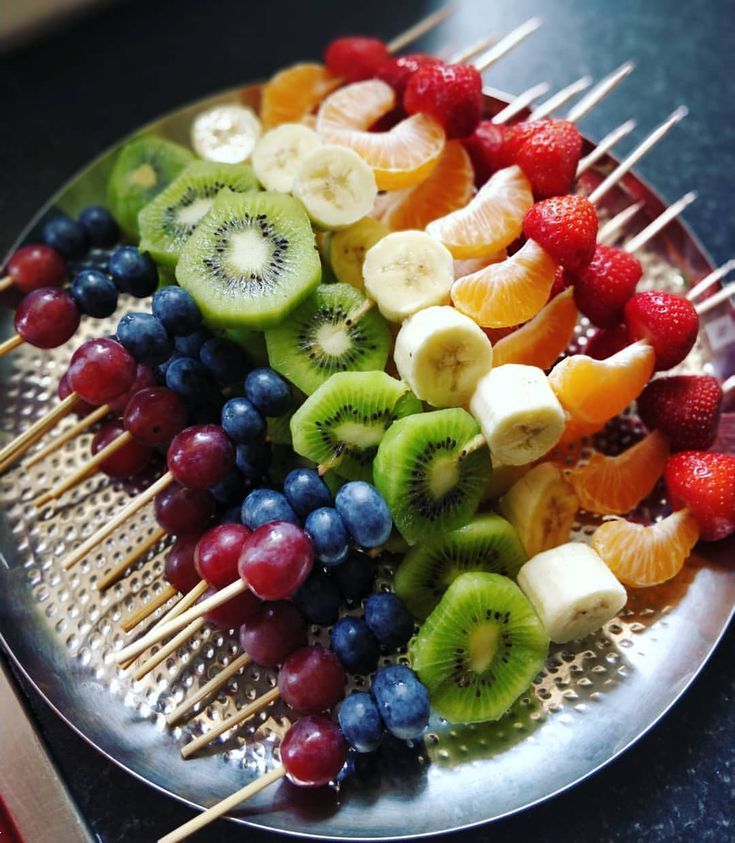 میوه با سیخ چوبی برای تولد | 20 تزیین میوه با سیخ چوبی برای تولد و مراسم های خاص