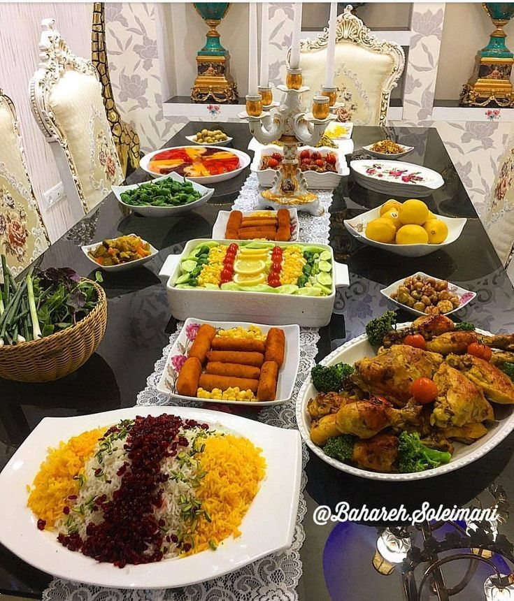 تزیین سفره شام ۲۰۲۵ | ۳۰ مدل ساده و لاکچری تزیین سفره شام مخصوص تازه عروس ها و خانم هایی که می‌خواهند در مهمانی ها بدرخشند!
