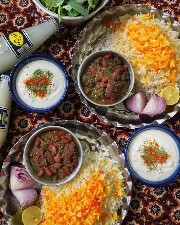 تزیین سفره شام ۲۰۲۵ | ۳۰ مدل ساده و لاکچری تزیین سفره شام مخصوص تازه عروس ها و خانم هایی که می‌خواهند در مهمانی ها بدرخشند!