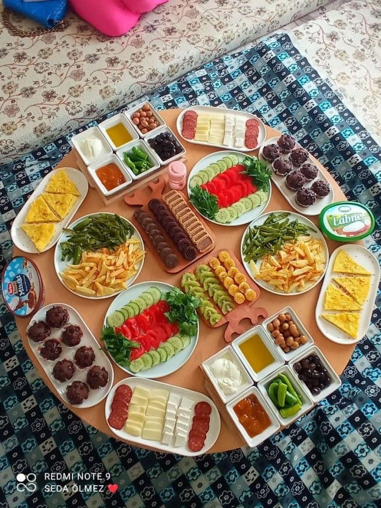 چیدن میز صبحانه لاکچری | 22 ایده های تزیین و چیدن میز صبحانه لاکچری تازه عروس برای مهمان و دونفره