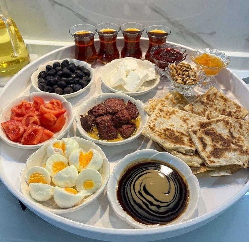چیدن میز صبحانه لاکچری | 22 ایده های تزیین و چیدن میز صبحانه لاکچری تازه عروس برای مهمان و دونفره
