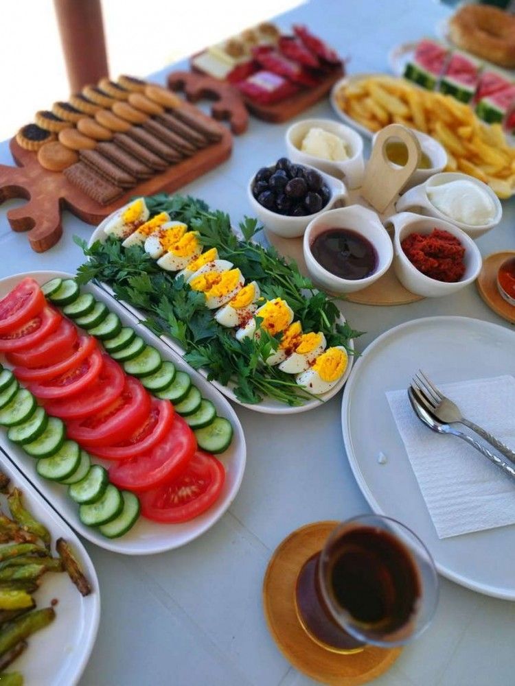 چیدن میز صبحانه لاکچری | 22 ایده های تزیین و چیدن میز صبحانه لاکچری تازه عروس برای مهمان و دونفره