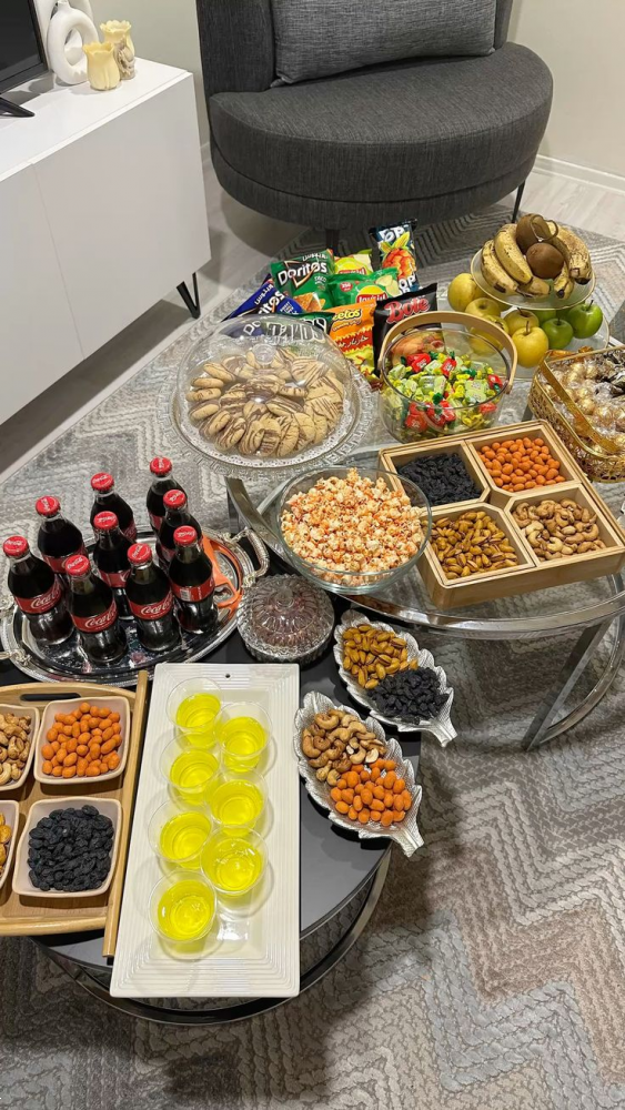 چیدمان میز پذیرایی | ۳۰ مدل چیدمان میز پذیرایی مهمان شیک و مجلسی برای تازه‌عروس‌ها و خانم‌هایی که می‌خواهند هنرنمایی کنند! + نکات کاربردی و مفید
